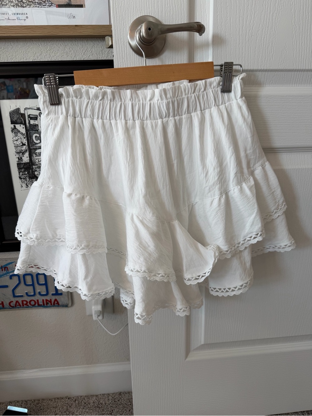 Amazon White Ruffle Skirt Medium - Picture 8 of 8